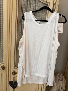 Women's White Sleeveless Tank Top From Wantable.